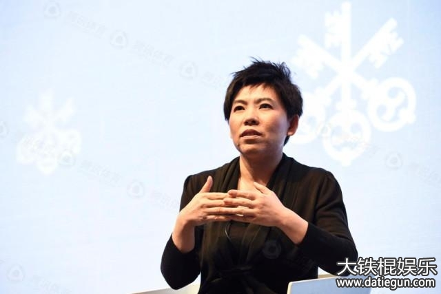 邓亚萍辞去《人民日报》社职务 投身体育产业